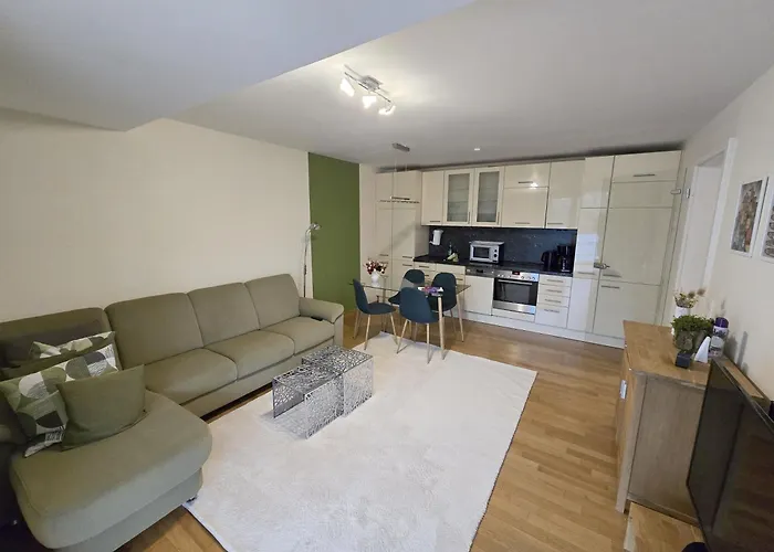 Modernes Apartment Mit Xl-Balkon